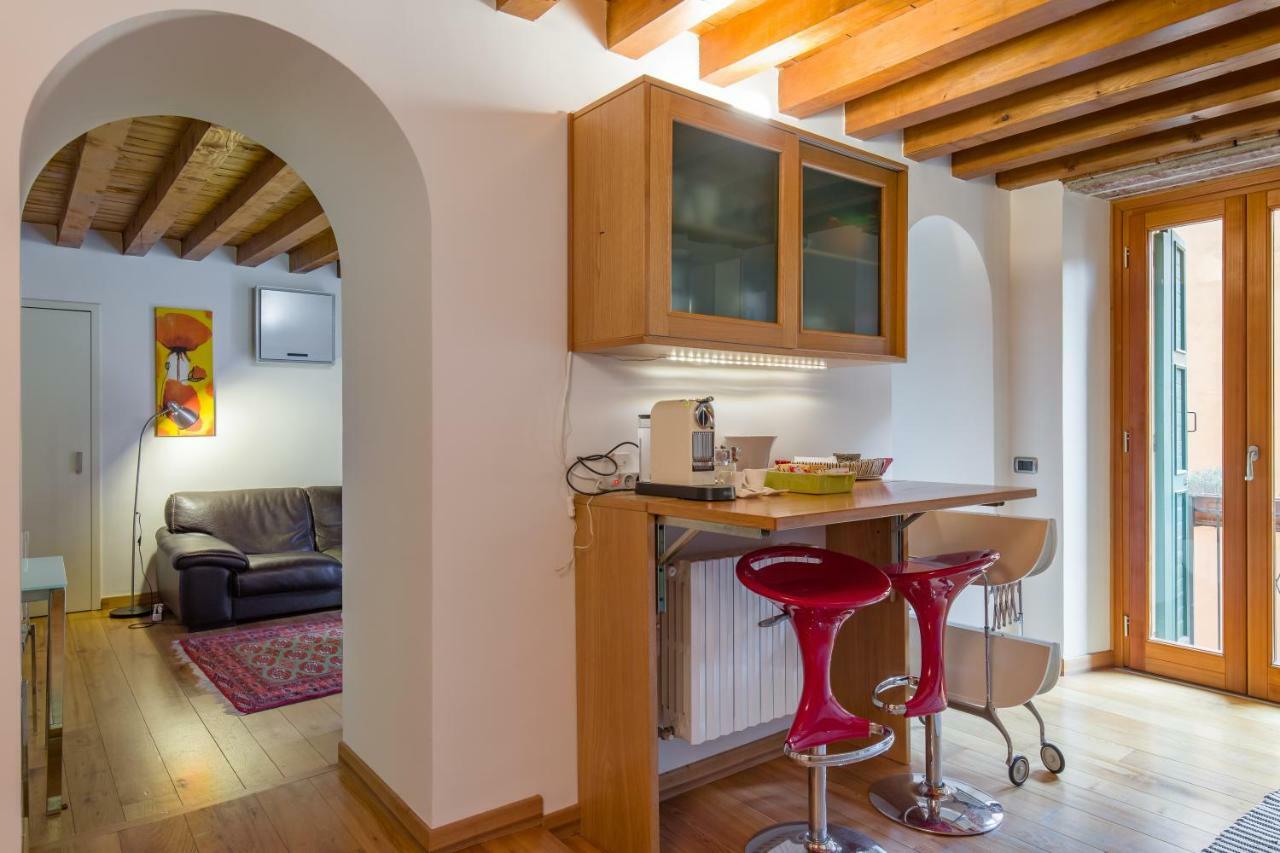 Downtown Apartment Verona Esterno foto