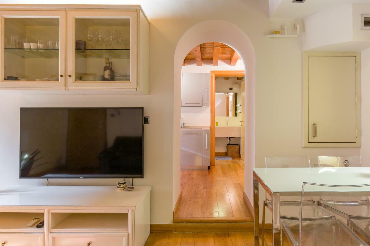 Downtown Apartment Verona Esterno foto