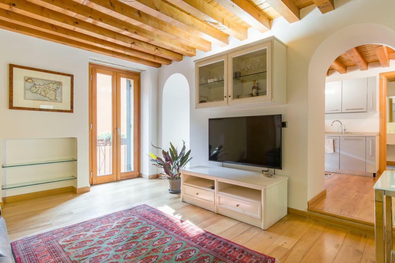 Downtown Apartment Verona Esterno foto